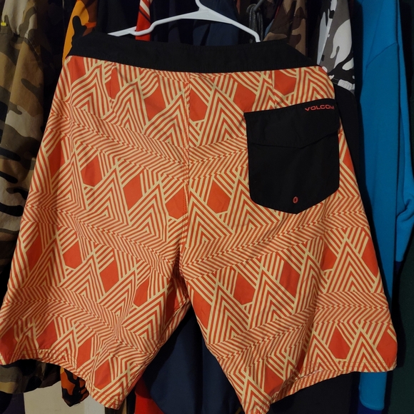 Volcom Board Shorts 38W - Picture 3 of 5